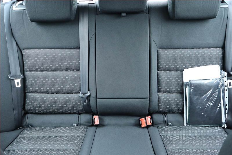 Škoda Octavia (2011) 1.6, Serv.kniha, Tempomat - fotka 10 z 21