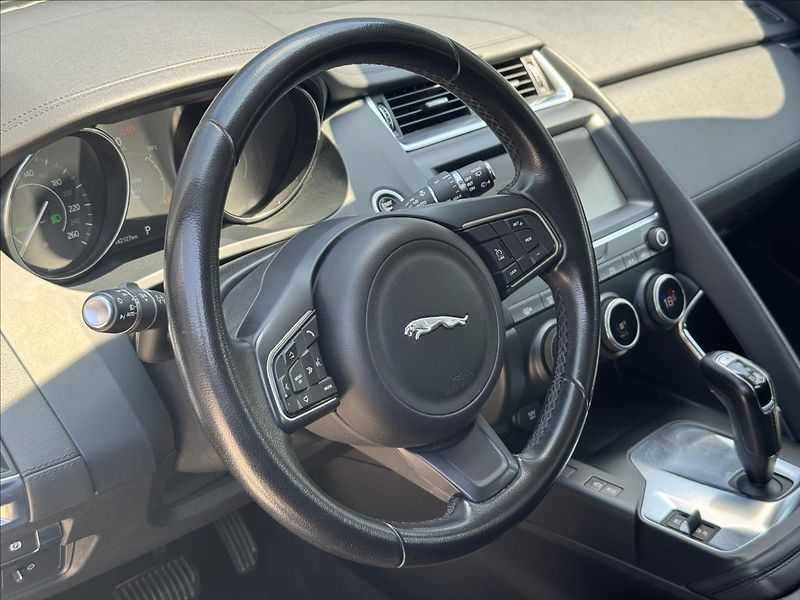 Jaguar E-Pace 2,0 D150 S AWD AT DPH - fotka 10 z 28