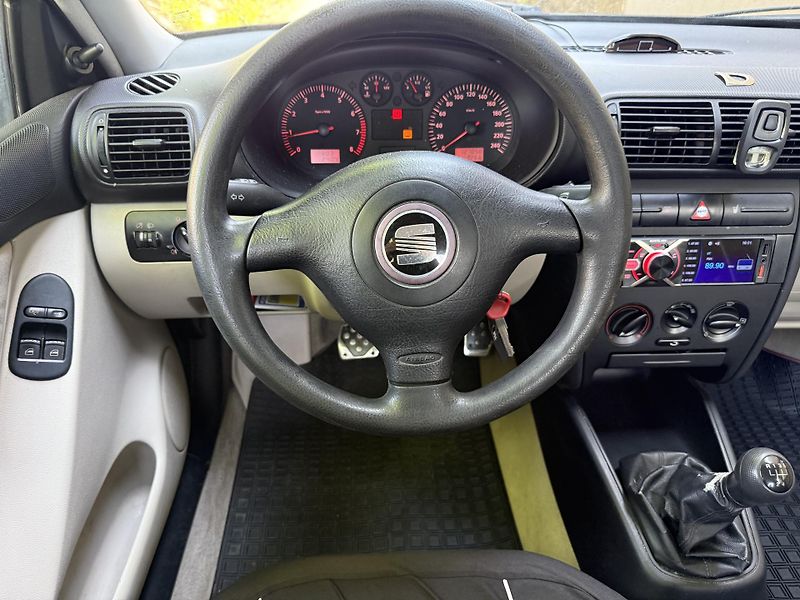 Seat Toledo 1,6i 74 kW TAŽNÉ  - fotka 13 z 19