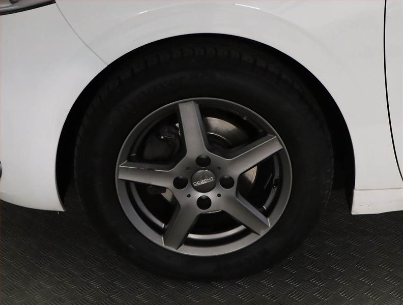 Peugeot 208 (2018) 1.2 PureTech, Serv.kniha - fotka 14 z 15