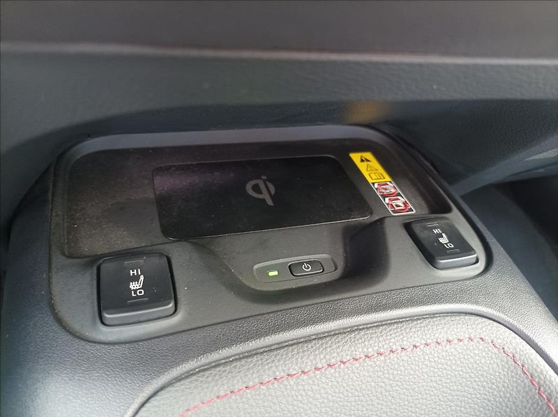 Toyota Corolla 1,8 GR SPORT - fotka 16 z 20