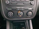 Volkswagen Golf (2009) 1.9 TDI, Serv.kniha, po STK - náhled 14