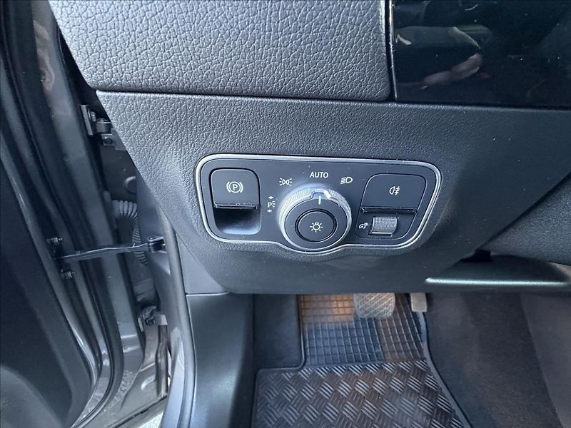 Mercedes-Benz GLA 2,0 2.0d AT,Full Led,Nav,Výhře - fotka 6 z 35