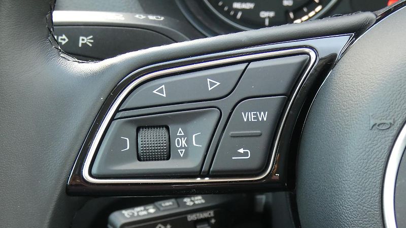 Audi Q2 1,0 TFSI Advanced - fotka 12 z 24