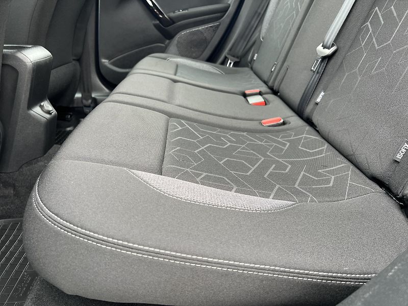 Peugeot 2008 1.2i KAMERA PŮVOD ČR 1.MAJ. - fotka 25 z 44