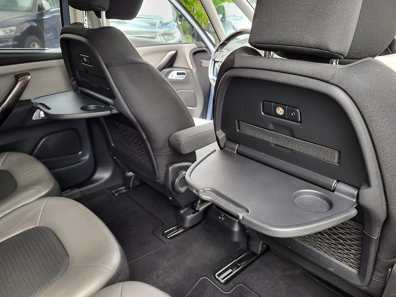 Citroën Grand C4 Picasso 2.0 eHDi autom EXCLUSIVE 7míst - fotka 29 z 48