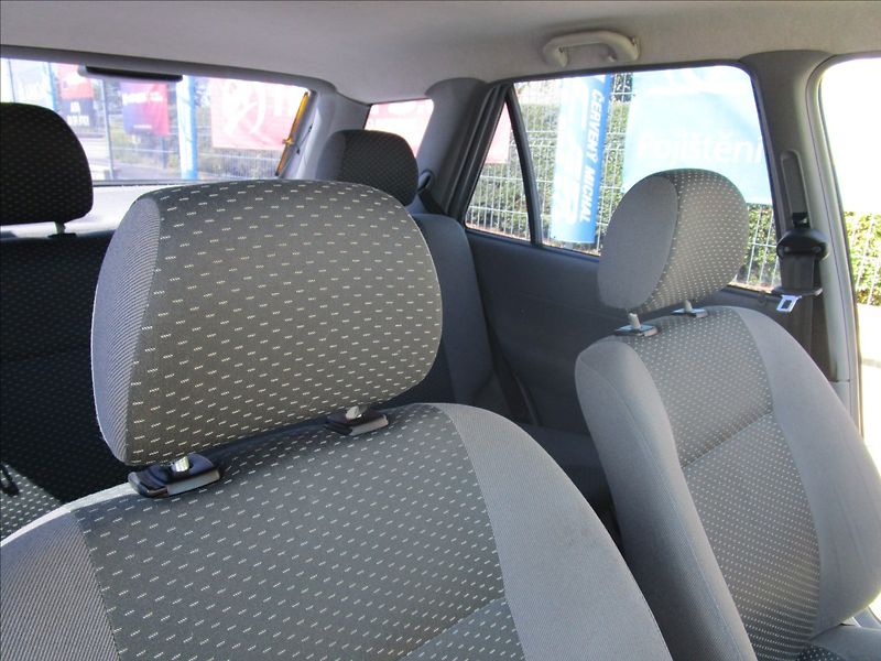 Škoda Felicia Combi 1.6MPi LX, Klima, 2. maj - fotka 18 z 40