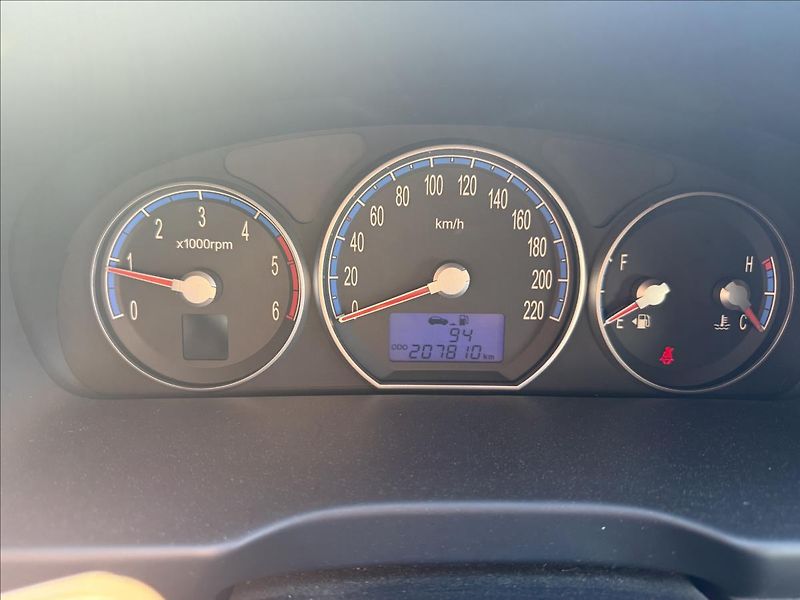 Hyundai Santa Fe 2,2 CRDi - fotka 11 z 25