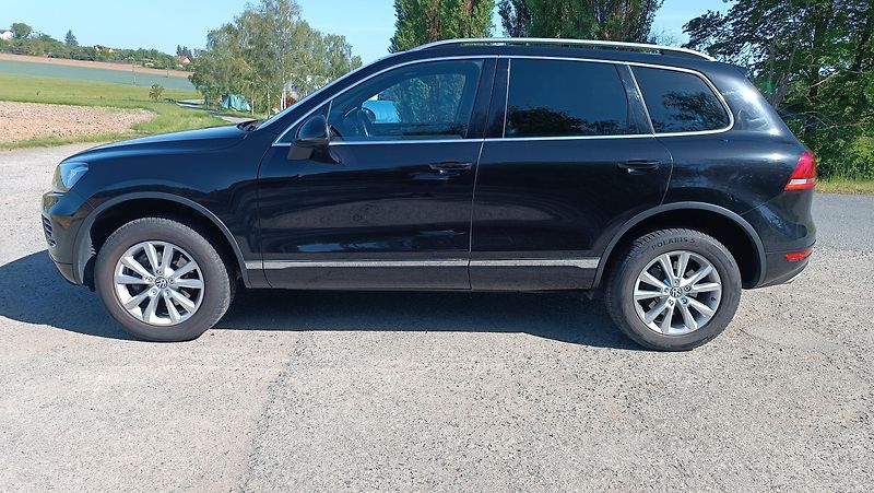 Volkswagen Touareg 3,0TDi 176kW Nové v ČR - fotka 5 z 44