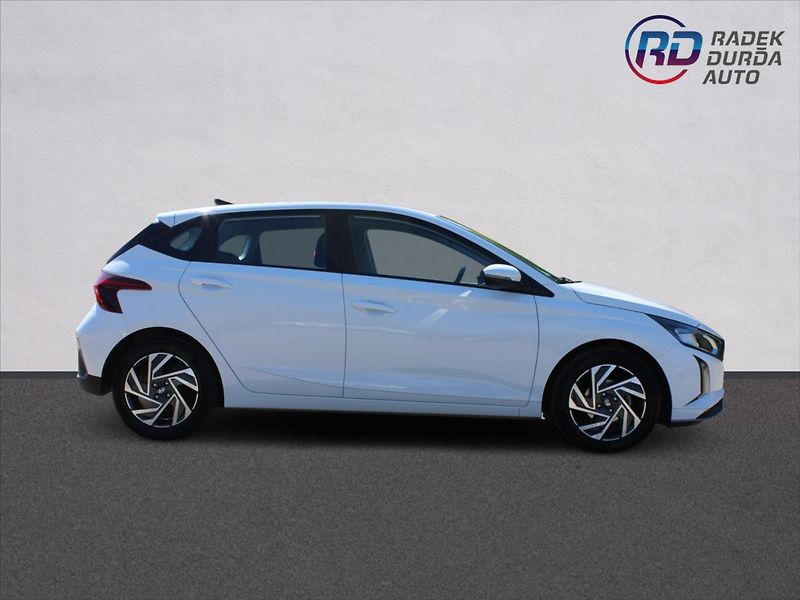 Hyundai i20 1,2 i  1MAJ,ZÁRUKA,DPH,25327KM - fotka 4 z 32