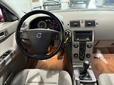 Volvo V50 2,0   D 100KW KRÁSNÝ STAV TZ - náhled 14