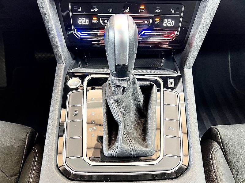 Volkswagen Passat 2.0TDI 147KW DSG 4M ELEGANCE, - fotka 21 z 27