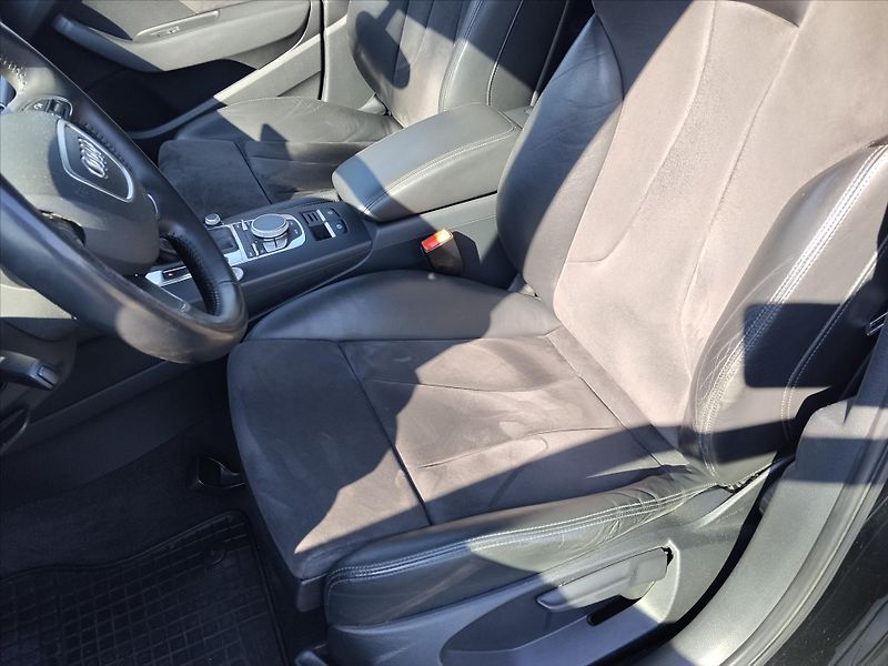 Audi A3 1,6   Sportback - fotka 19 z 32