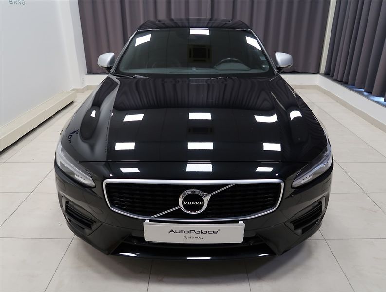 Volvo S90 2,0 T8 TWINENGINE AWD R-DESIGN - fotka 3 z 52