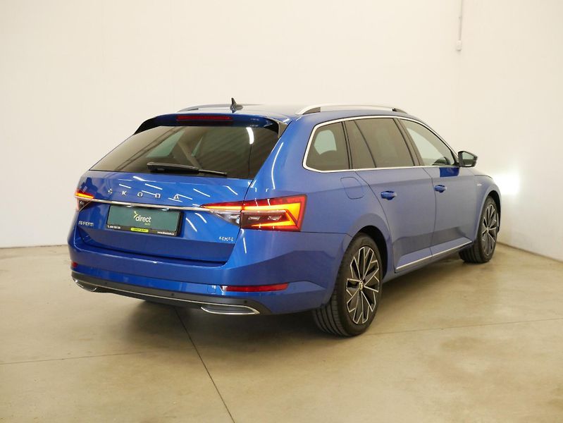 Škoda Superb - fotka 2 z 30