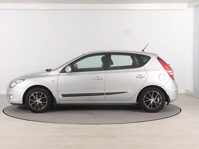 Hyundai i30 (2009) 1.4 CVVT, ČR,1.maj, Serv.kniha - fotka 3 z 15