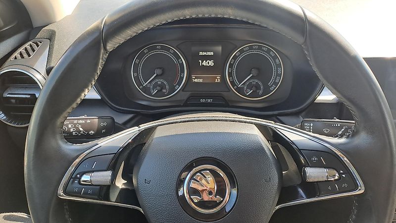 Škoda Fabia 1.0 TSI Comfort+NAVI - fotka 23 z 26