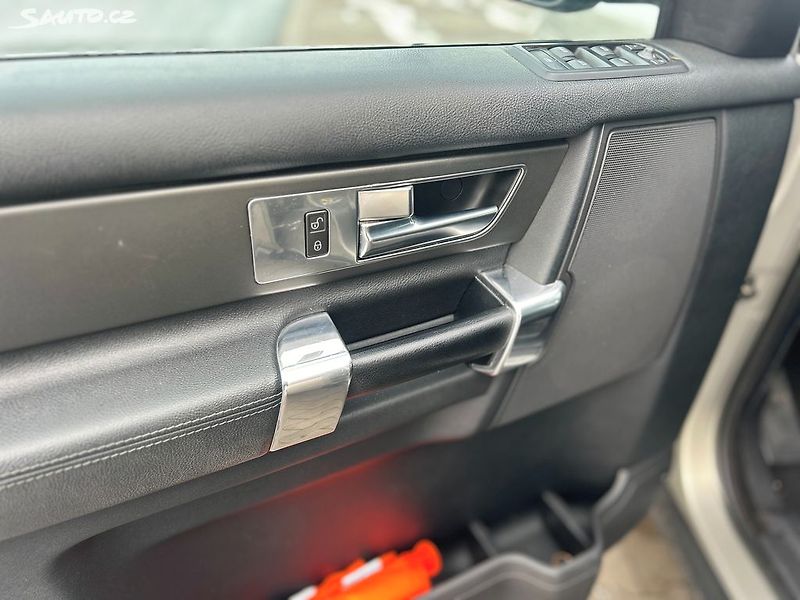 Land Rover Discovery (2011) 4 TDV6 S - fotka 16 z 18