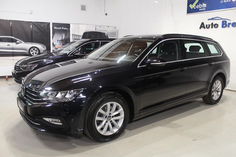 Volkswagen Passat (2021) 2.0TDI DSG Display LED - fotka 7 z 34