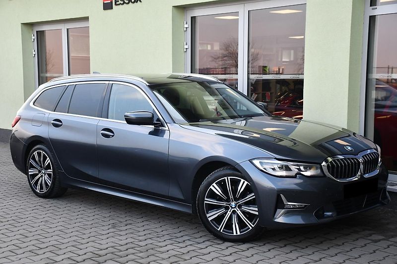 BMW Řada 3 320d xD M-SPORT REZERVACE - fotka 2 z 42