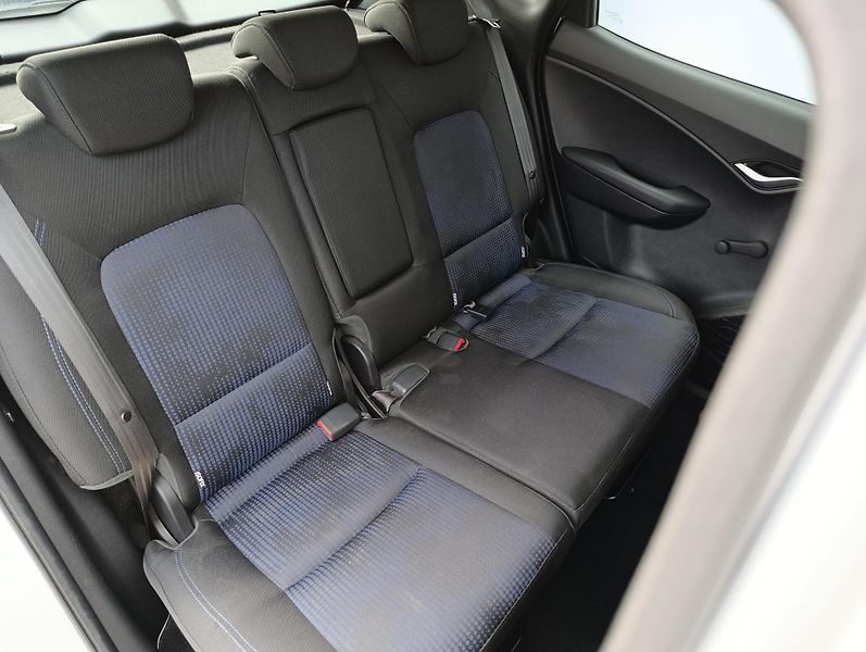 Hyundai ix20 1.4CVVT 66kW ČR 1.MAJITEL DPH - fotka 15 z 30