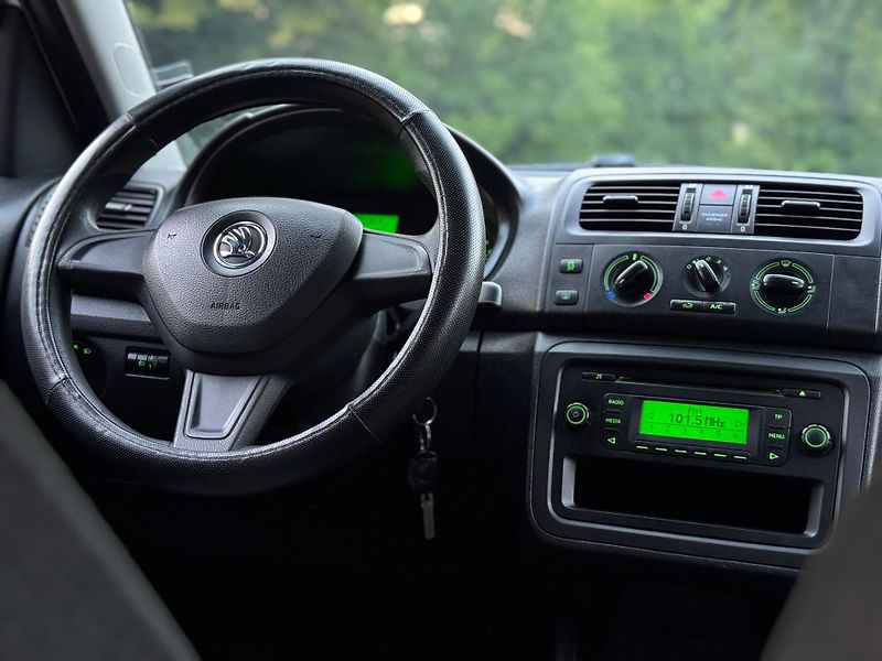 Škoda Roomster 1.6TDI ROZVODY TAŽNÉ KLIMA   - fotka 12 z 25