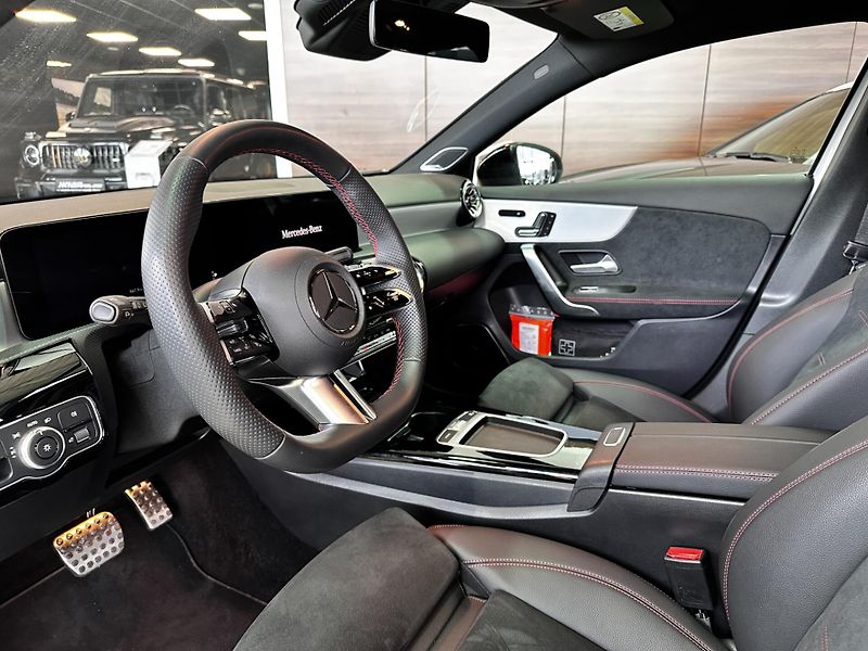 Mercedes-Benz Třídy A (2023) A 200 D - fotka 10 z 30