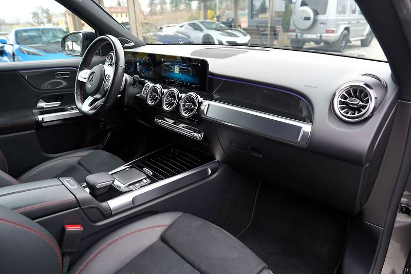 Mercedes-Benz GLB 200d 4Matic/AMG/AT/150 PS/Led - fotka 29 z 50