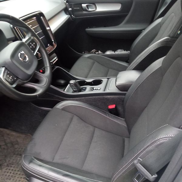 Volvo XC40 (2020) XC40 T4 Momentum Pro - fotka 5 z 6