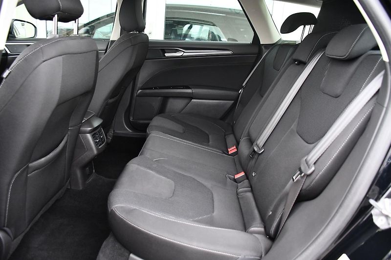 Ford Mondeo 2.0TDCi 110kW CARPLAY TITANIUM - fotka 18 z 42