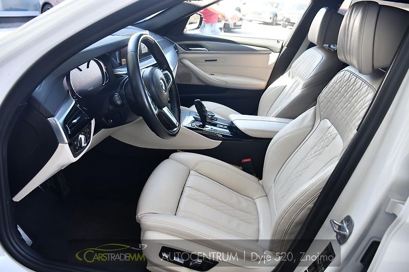 BMW Řada 5 520d - fotka 10 z 58