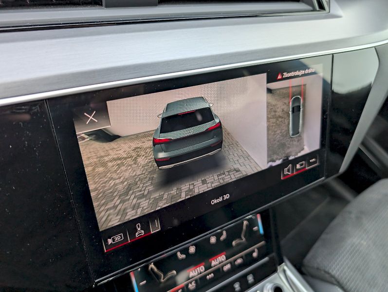 Audi e-tron (2021) S-Line 55 Quattro - fotka 19 z 30