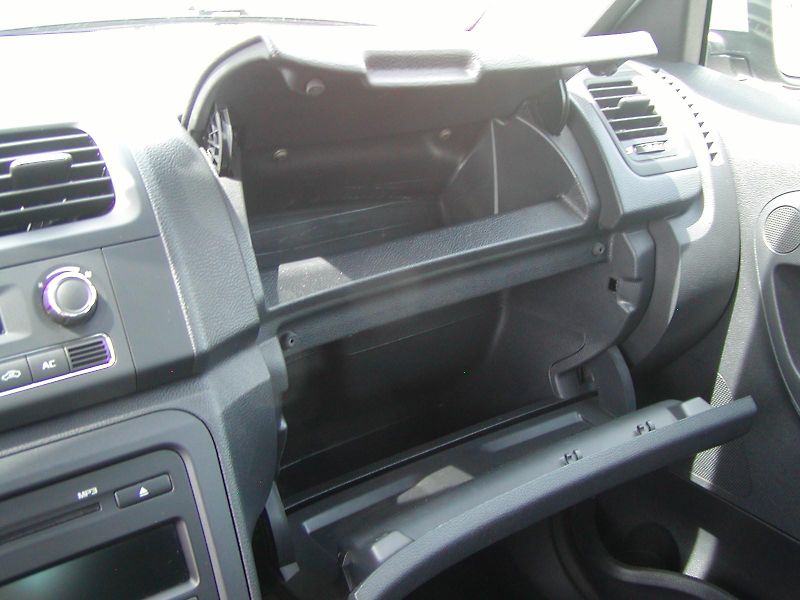 Škoda Fabia (2012) 1.6TDi,AMBIENTE, CLIMATRONIC!! - fotka 22 z 33