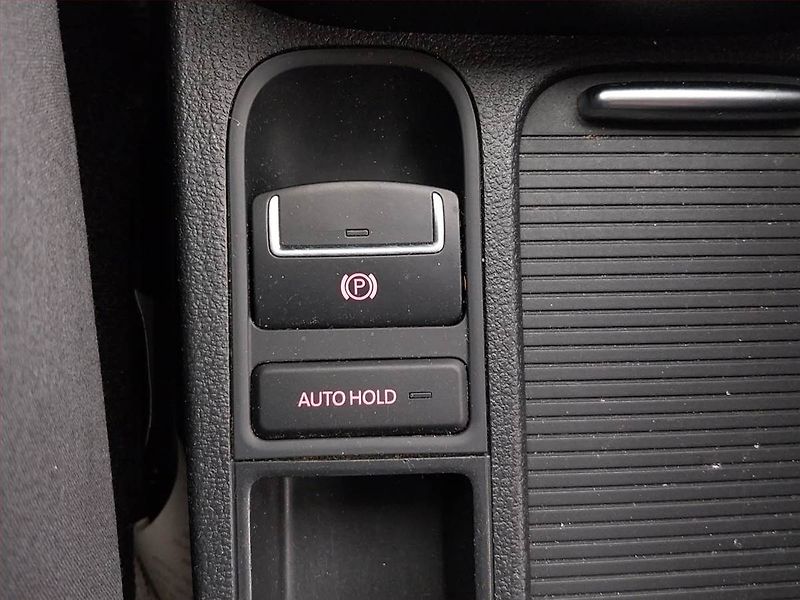 Volkswagen Tiguan (2014) R-Line 2.0 TDI, 4X4, Automat - fotka 23 z 24
