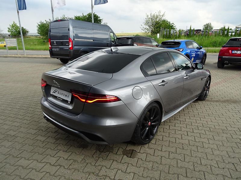 Jaguar XE D180 R - Dynamic SE - fotka 13 z 47