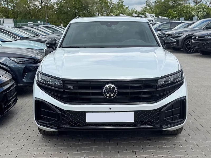 Volkswagen Touareg TDI 210kW R-Line Pano HuD DYN - fotka 2 z 28
