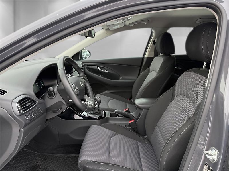Hyundai i30 1,0 T-GDi 74 kW Family - fotka 13 z 24