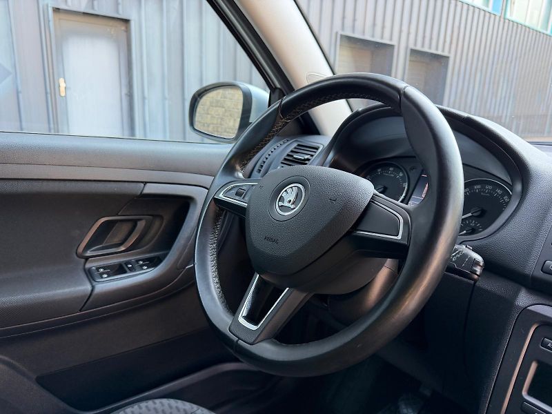 Škoda Fabia 1,2 TSi Best of /1.maj./servis - fotka 23 z 26