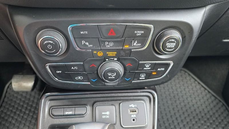 Jeep Compass (2021) 1.3i Turbo 110 kW Limited S AT - fotka 35 z 40
