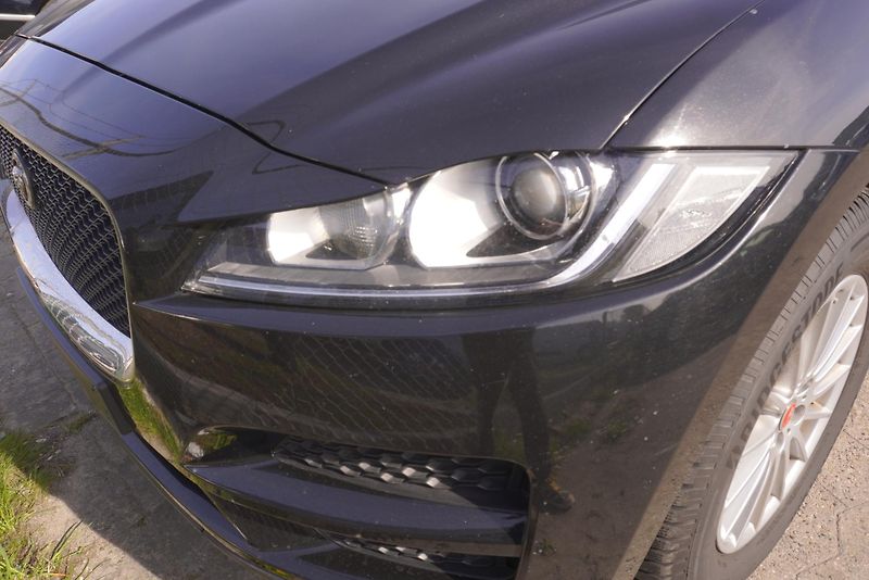 Jaguar F-Pace 2.0 25T 184kW - fotka 9 z 31