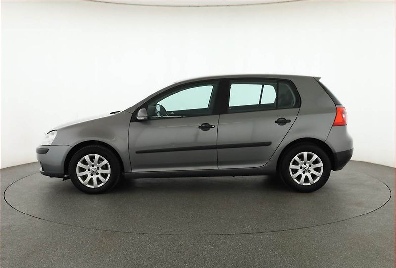 Volkswagen Golf (2005) 1.6, nová STK, jezdí skvěle - fotka 3 z 12