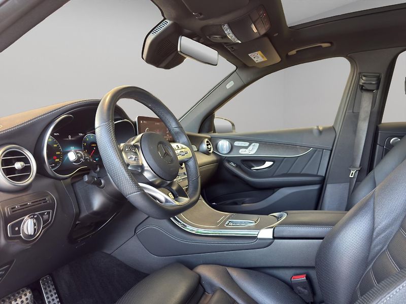 Mercedes-Benz GLC (2019) 300 4MATIC - fotka 8 z 22