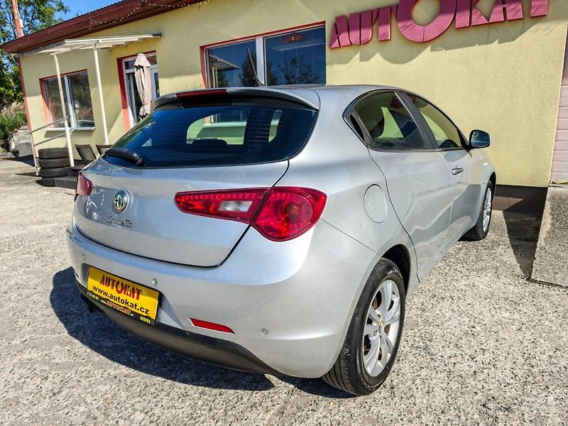 Alfa Romeo Giulietta (2013) 1.6 JTD DIG.KLIMA/1MAJ - fotka 3 z 19