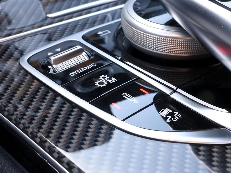 Mercedes-Benz Třídy C 63 S 4,0 AMG 375kW DPH Záruka - fotka 40 z 51