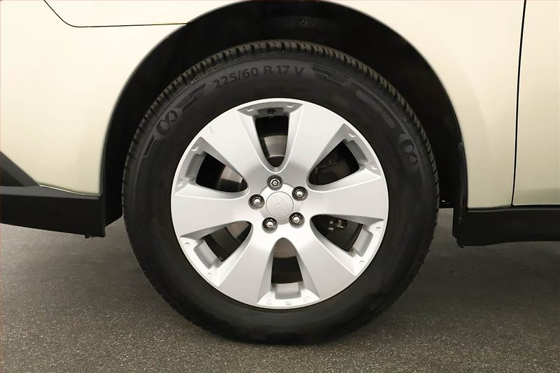 Subaru Outback (2013) 2.0 D, 4X4, Navi, Xenony - fotka 11 z 20