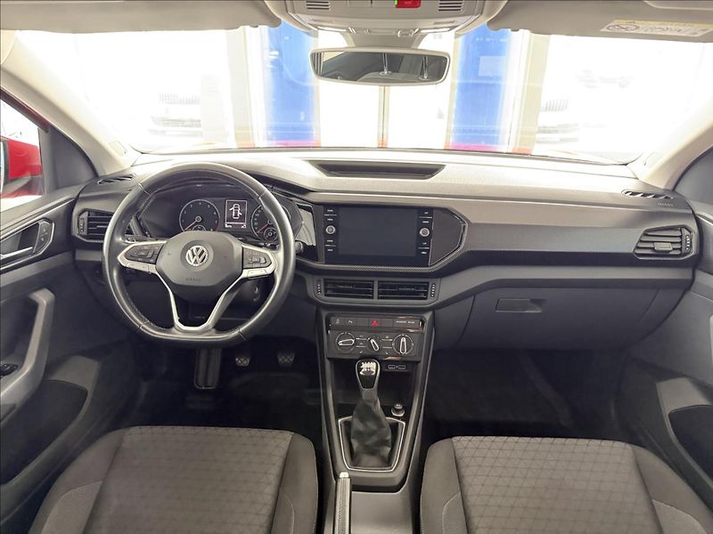 Volkswagen T-Cross 1,0   TSI 70kW,LIFE,SERVISKA - fotka 9 z 23