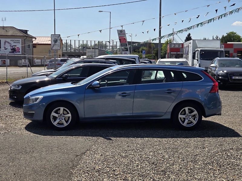 Volvo V60 (2013) 2.0 D4-120kw-NAVI-A/T-SUPER - fotka 4 z 14