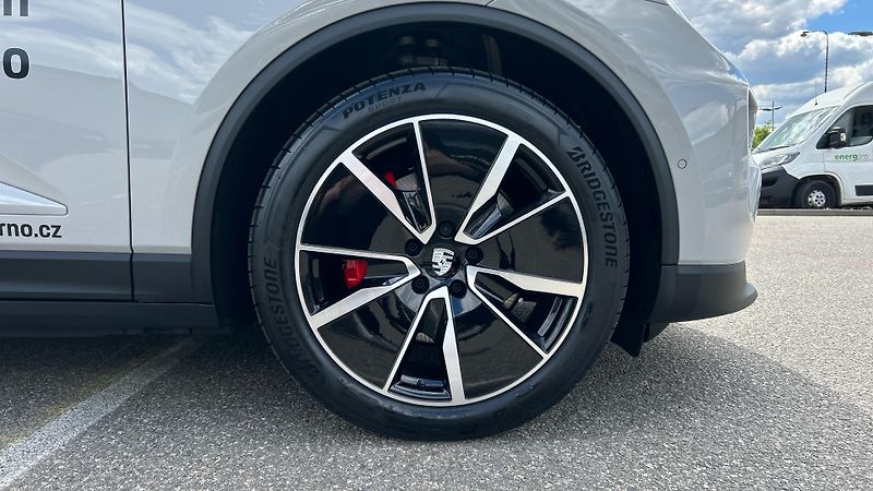 Porsche Macan (2026) 4S Electric - fotka 12 z 30