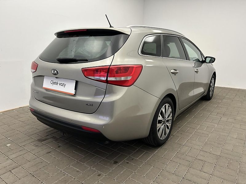 Kia Ceed 1.6 CRDI EXCLUSIVE - fotka 2 z 25