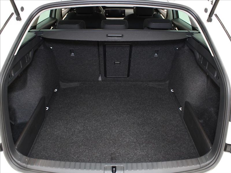 Škoda Octavia 2,0 TDi MT Ambition 37tkm. ČR - fotka 22 z 24